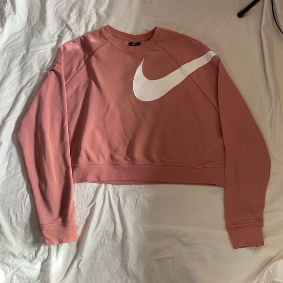 Nike Sweaters - SOLD ⭐️ Nike crop sweater